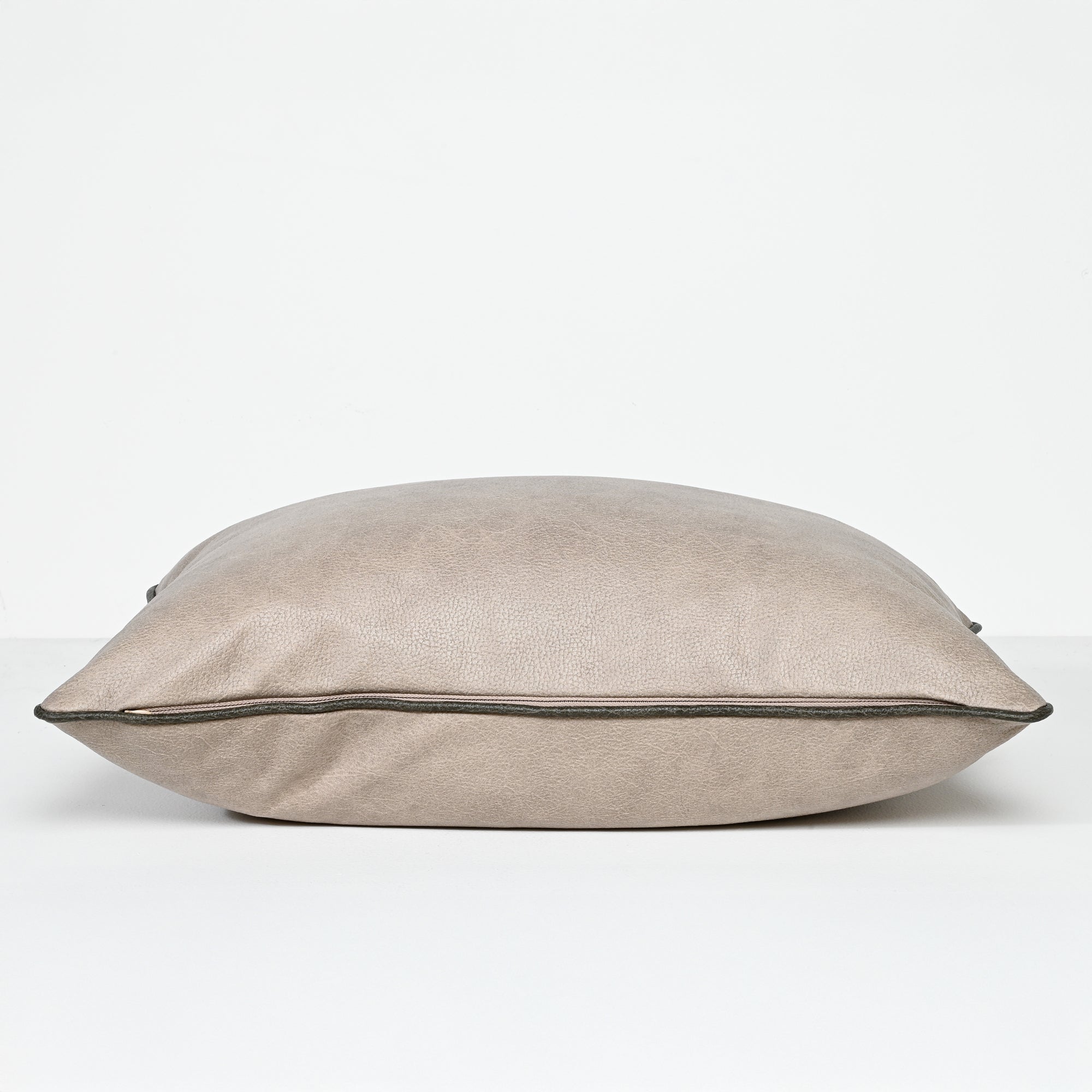 SMOOTH GRAIN TAUPE