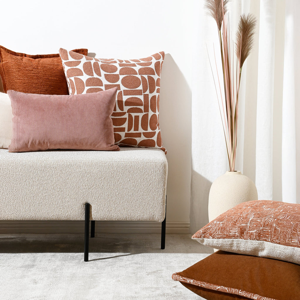 CHESTNUT FELT WITH THICK ABTRACT TRIM