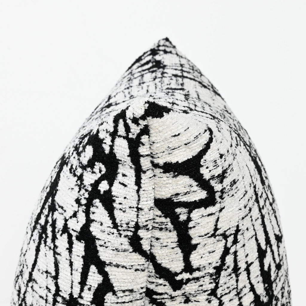 BLACK BOTANICAL